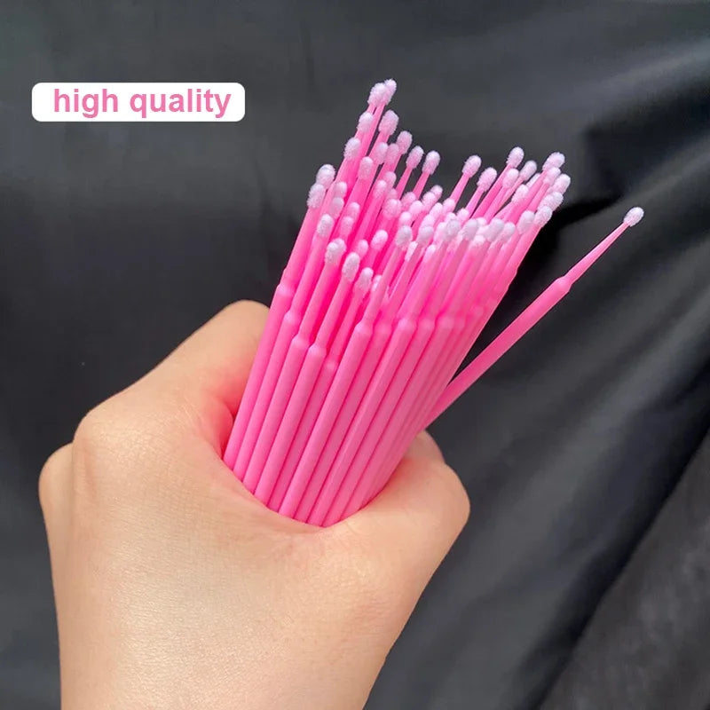 100PCS Cepillos de limpieza de pestañas – Micro algodón Swabs para extensiones de lash y eliminación de maquillaje