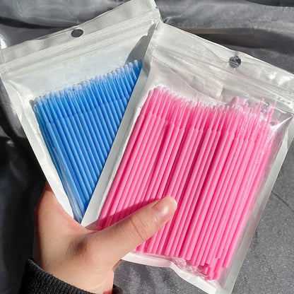 100PCS Cepillos de limpieza de pestañas – Micro algodón Swabs para extensiones de lash y eliminación de maquillaje